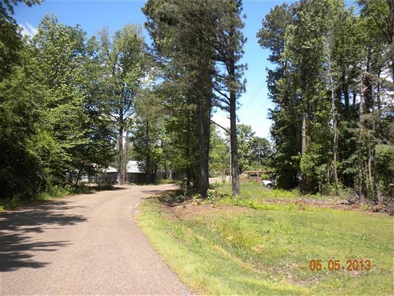 2nd image of 3445 Lakeside Dr