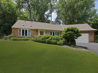 4005 Bassett Creek Dr, Golden Valley, MN 55422