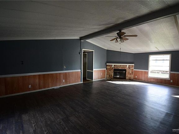 2nd image of 1100 Foster St