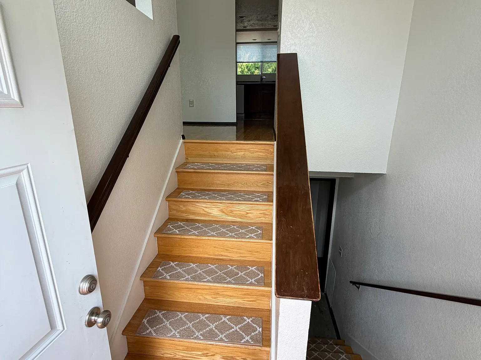 3 bed, 1800 sqft, $3,350 — Photo 3