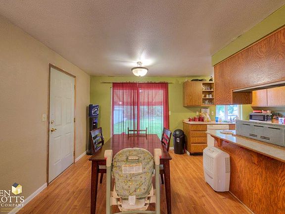 5th image of 9409 208th Ave E