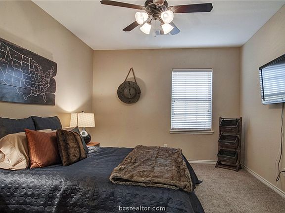 4th image of 139 Deacon Dr W