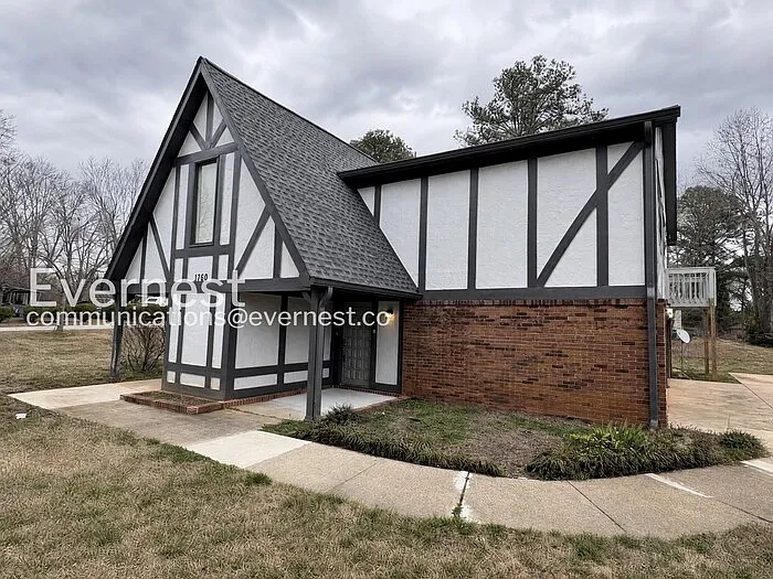 1760 Wesley Way NW #C — Photo 3