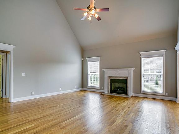 3rd image of 2317 Saint Andrews Dr