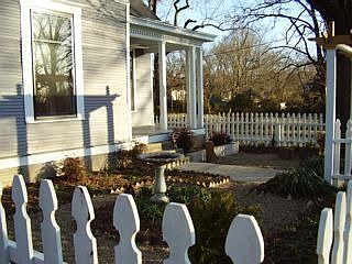 Picket fence garden