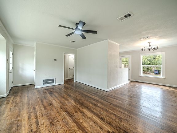 3rd image of 10513 Aledo Dr