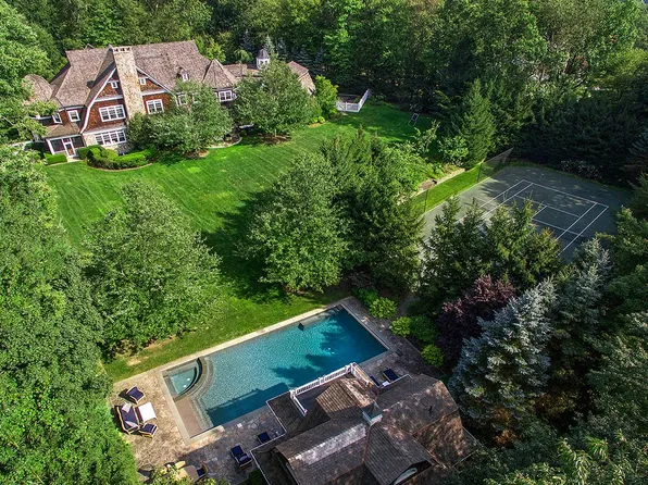 6 Hollow Ridge Rd, Armonk, NY 10504