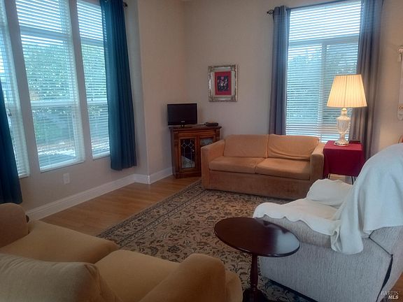 5th image of 97 Candlewood Drive