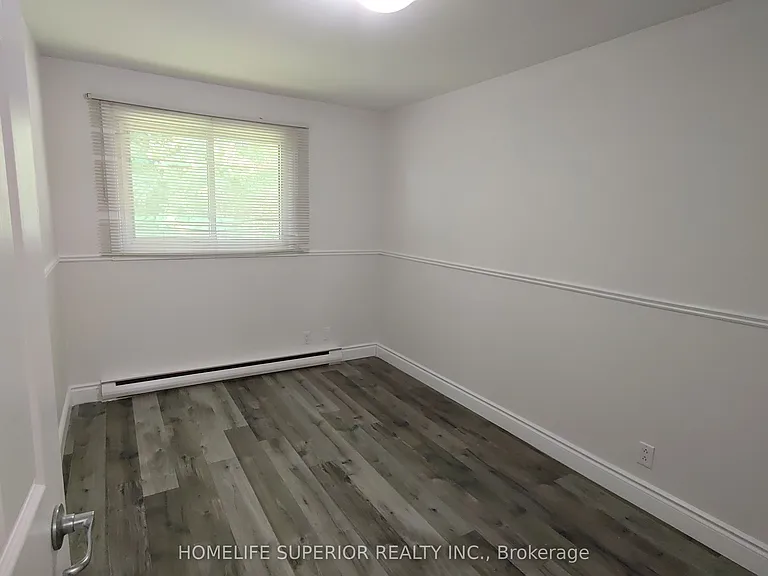 292 Brighton Ct #UPPER — Photo 8