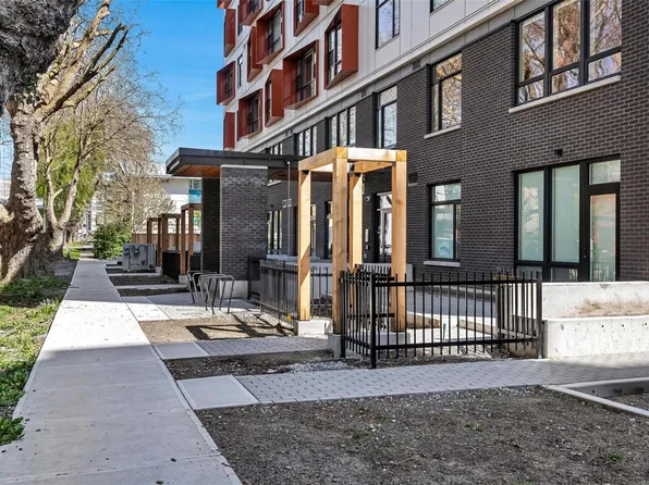 629 Speed Ave #307, Victoria, BC V8Z 0G5