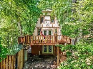 69 Locust Ln, Young Harris, GA 30582