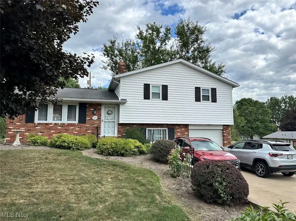 325 Lugano St SW, Sugarcreek, OH 44681