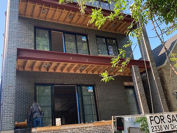 3rd image of 2338 W Dickens Ave #2