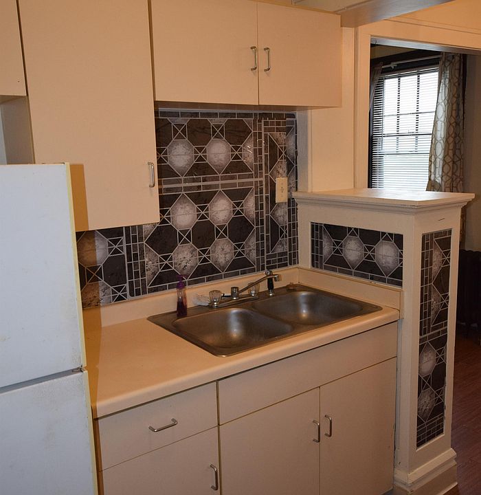 1st image of 130 Forest Ave #24