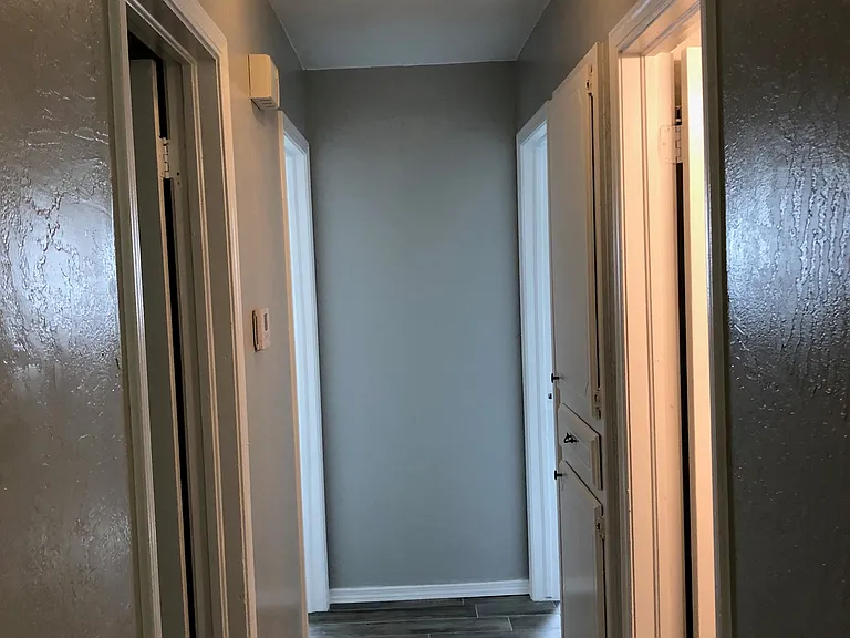 601 NW 18th Pl — Photo 8