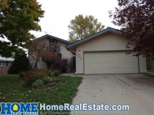 620 Redwood Dr, Lincoln, NE 68510