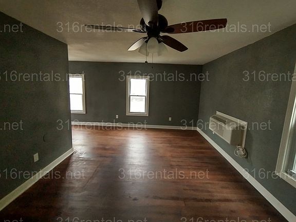 5th image of 157 N Millwood St