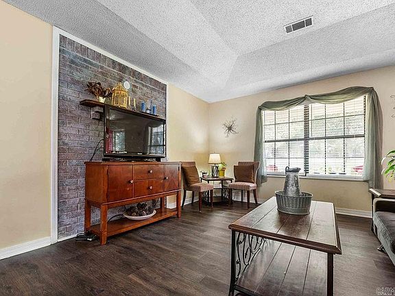 4th image of 7 Briarwood St