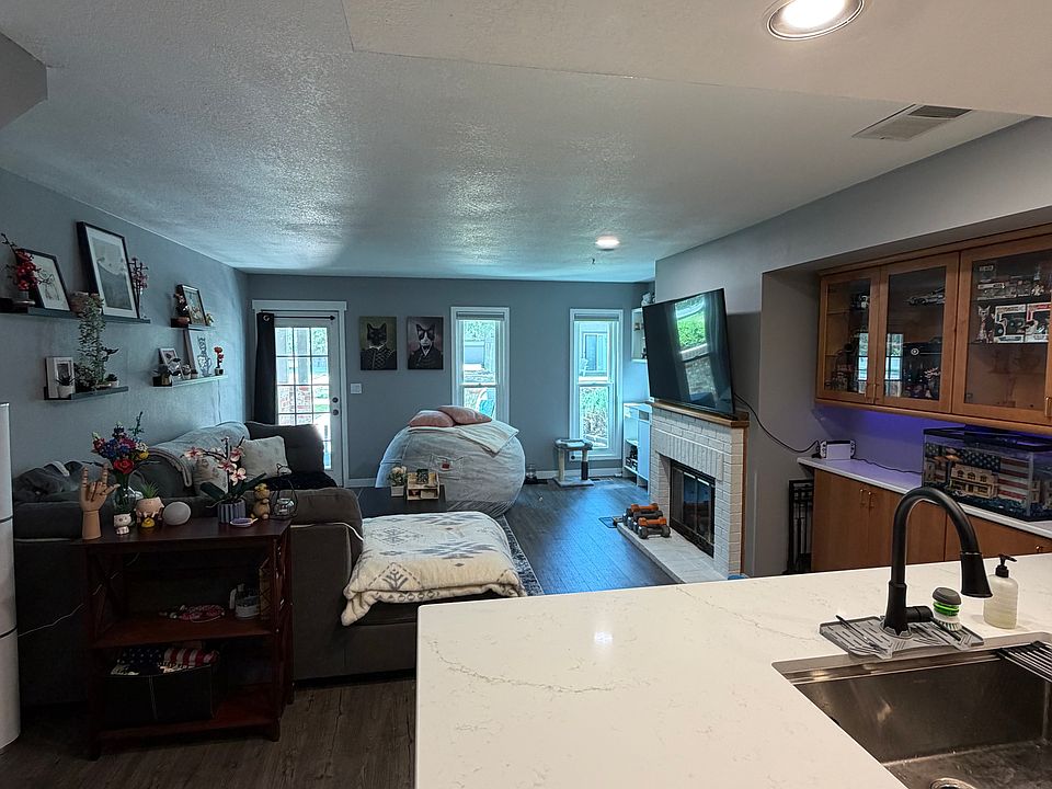 1st image of 5001 Garrison St