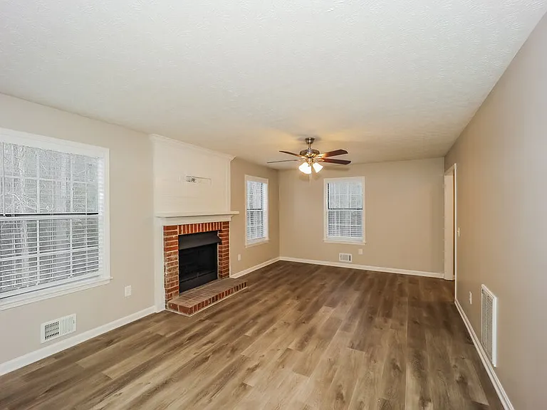 15 Valley Brook Dr — Photo 7