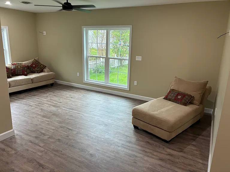 255 McKnight St — Photo 7
