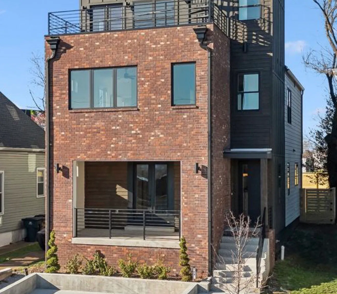 4 bed, 3136 sqft, $1,700 — Photo 1