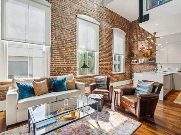 377 King St #209, Charleston, SC 29401