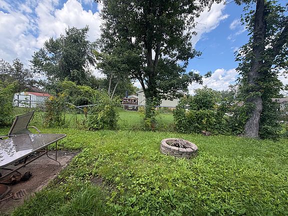 4th image of 608 Ann Ln