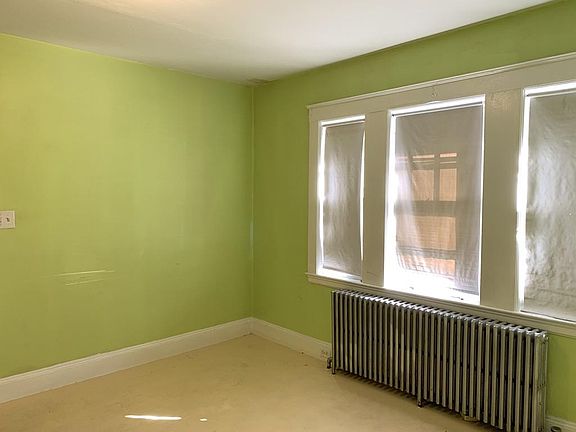 3rd image of 85 Town Hill St