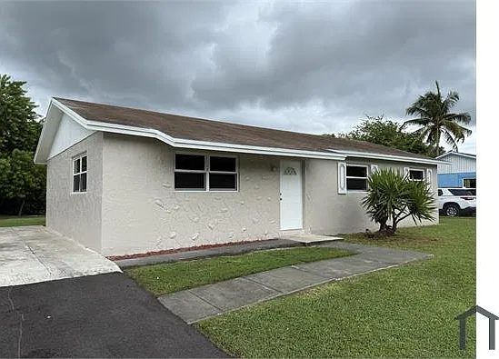 3 bed, 1150 sqft, $2,975 — Photo 2
