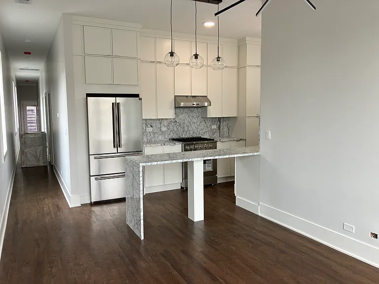 1647 W Hubbard St #2 — Photo 3