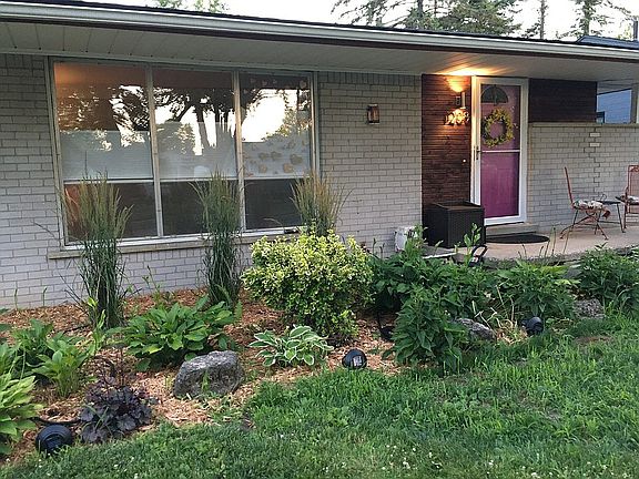 3rd image of 1208 Woodlawn Ave