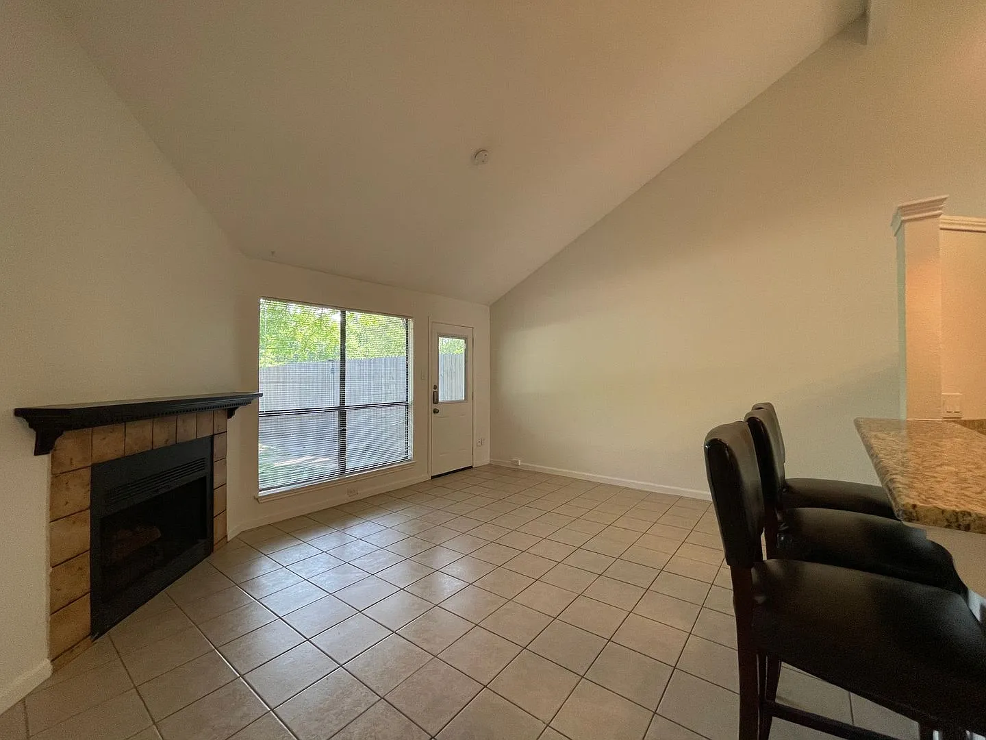 Coming Soon 2 Bedroom 2 Bath Duplex In Euless — Photo 3