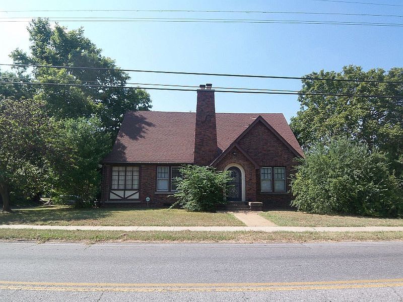 1st image of 1005 Sampson Ave
