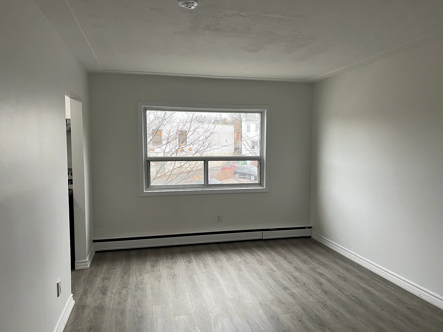 21 Stirling Avenue South Kitchener — Photo 3