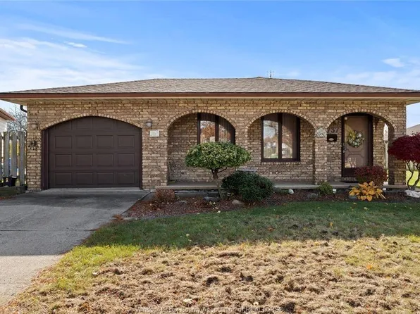 2737 Bramley Cres, Windsor, ON N8W 4X3