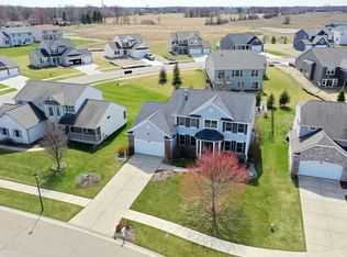 7490 Lonsdale Cir, Grand Ledge, MI 48837