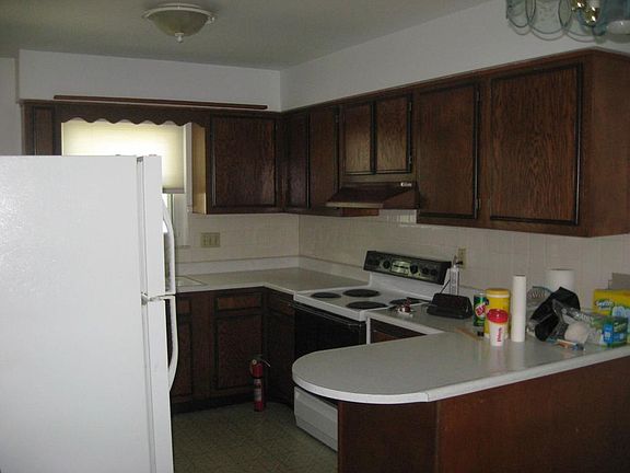 5th image of 1139 McCarley Dr W
