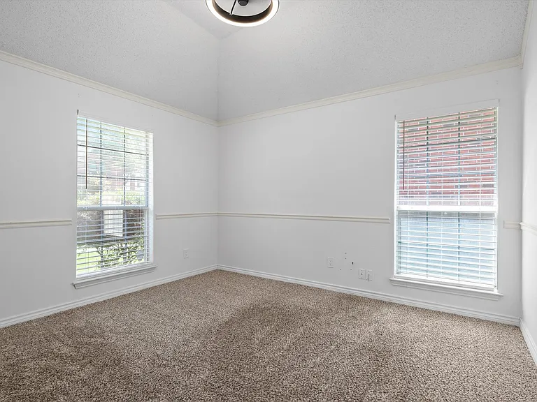 1324 Winnipeg Dr — Photo 28