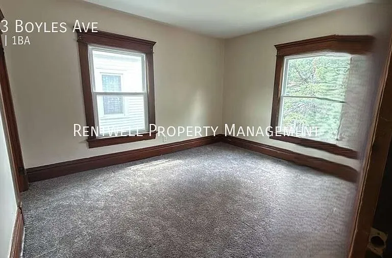 323 Boyles Ave — Photo 17