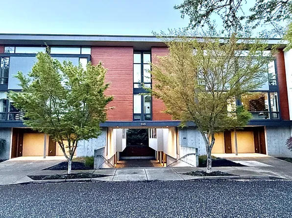 245 SW Meade St APT C3, Portland, OR 97201