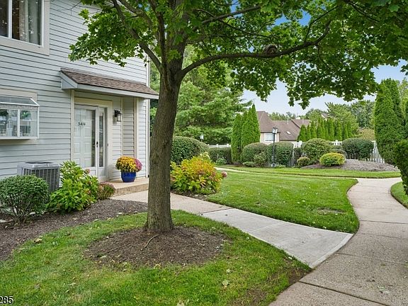 2nd image of 3414 Park Pl