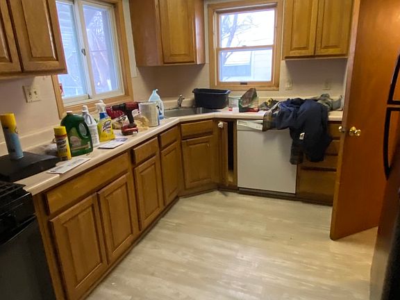 3rd image of 406 E 255th St