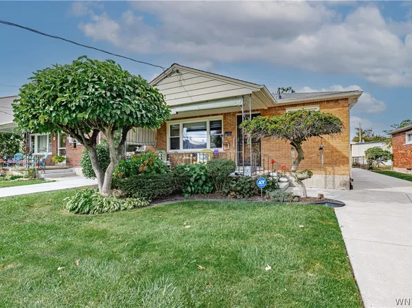 746 82nd St, Niagara Falls, NY 14304