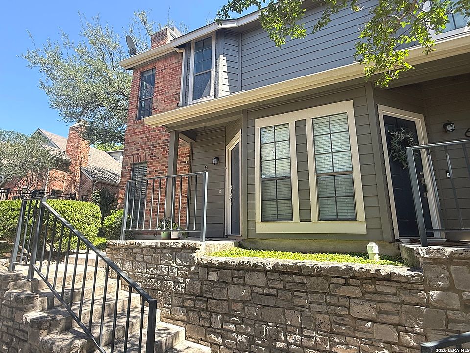 1st image of 8 CHAPEL HILL CIR BLDDG M UNIT #8