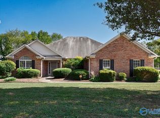 108 Singletree Dr, Hazel Green, AL 35750