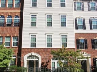 7408 Brunson Cir, Gainesville, VA 20155