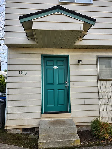1017 W 39th St Photo 1