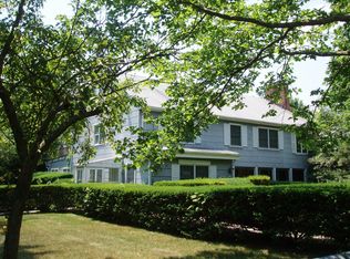 60 Hastings Dr, Stony Brook, NY 11790