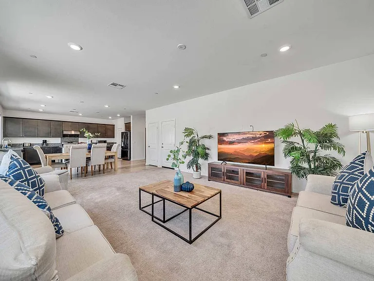 6599 Bryce Canyon Ct — Photo 1